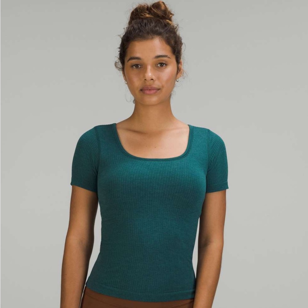 🍋 Lululemon Ebb to Street Short Sleeve Shirt
Green Jasper 🍋